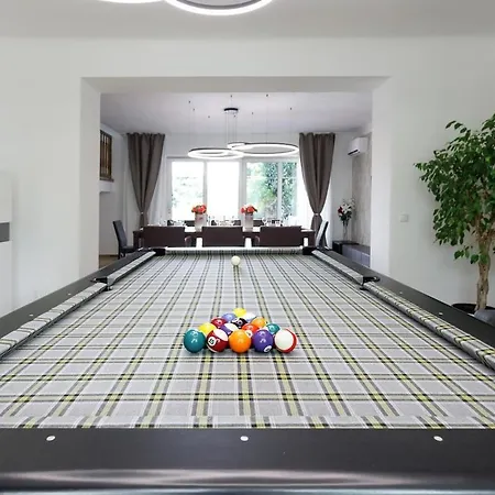 Apartment Luxury House With Pool, Garden, Ac & Sauna *