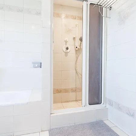 Luxury House With Pool, Garden, Ac & Sauna Apartment *