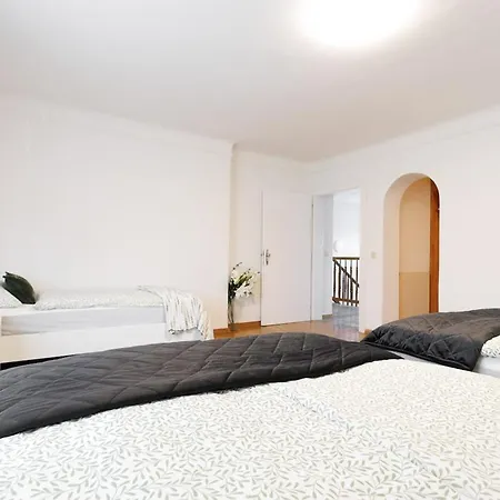 Apartment Luxury House With Pool, Garden, Ac & Sauna