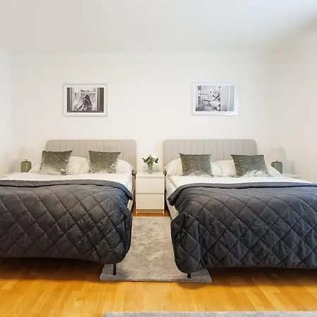 Luxury House With Pool, Garden, Ac & Sauna Apartment