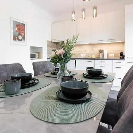 Apartment Luxury House With Pool, Garden, Ac & Sauna *